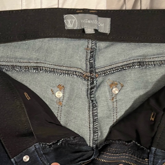 Wit & Wisdom Ab-solution jeans size 10. Straight leg jeans - Picture 3 of 3